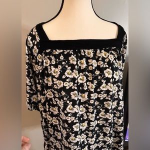 🩵 4 for $30- Weekend Suzanne Betro blouse